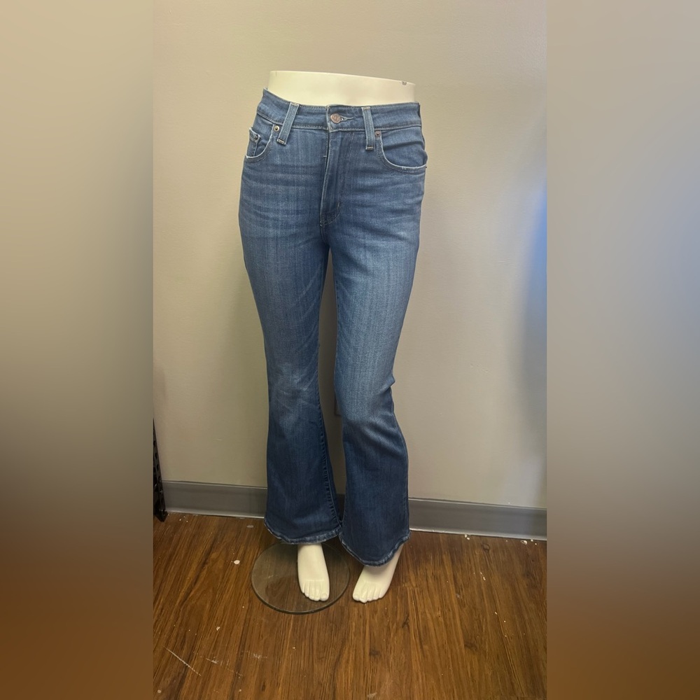 Women's Medium Blue Flare Jeans — Classic High-Rise Denim